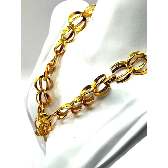 Gold-Tone Vintage Chain Link Necklace - Picture 5 of 7